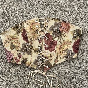 Fashion Nova Floral Lace-Up Crop Top